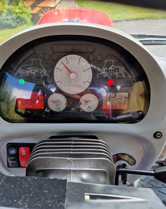 Ciągnik Massey Ferguson MF 7480 TV 2008 Massey Ferguson 7480 Dyna-TV - Traktor: obrázek 5 Ciągnik Massey Ferguson MF 7480 TV 2008 Massey Ferguson 7480 Dyna-TV - Traktor: obrázek 5