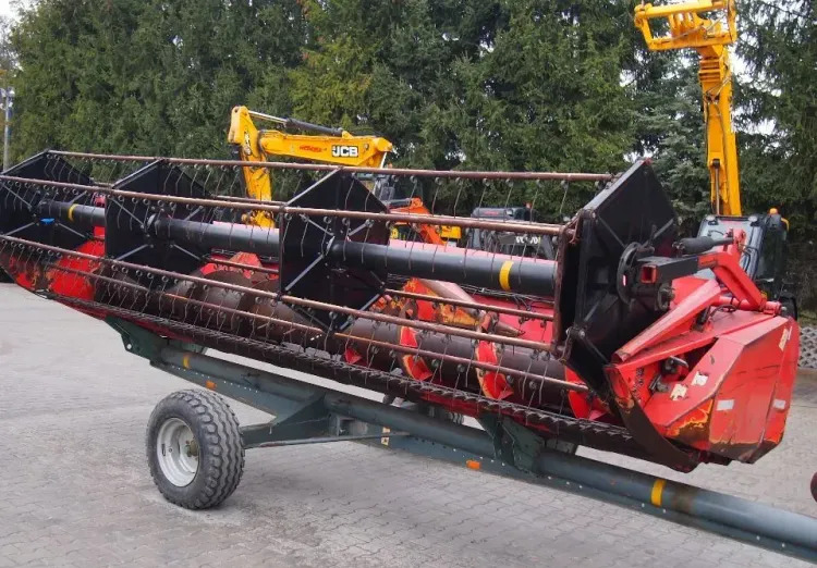 Heder Massey Ferguson Szerokość 5m pasuje do 32, 34, 36, 38, 42, 7254, 7272, 7278 - Žací lišta: obrázek 2 Heder Massey Ferguson Szerokość 5m pasuje do 32, 34, 36, 38, 42, 7254, 7272, 7278 - Žací lišta: obrázek 2