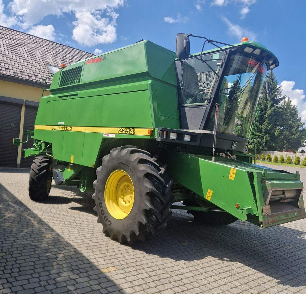 Kombajn zbożawy John deere 2254 2000 Kombajn John Deere JD - Sklízecí mlátička: obrázek 1 Kombajn zbożawy John deere 2254 2000 Kombajn John Deere JD - Sklízecí mlátička: obrázek 1