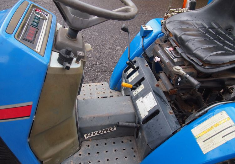 Kosiarka traktorek Iseki TMG T18 1995 hydro Diesel - Sekačka na trávu: obrázek 4 Kosiarka traktorek Iseki TMG T18 1995 hydro Diesel - Sekačka na trávu: obrázek 4