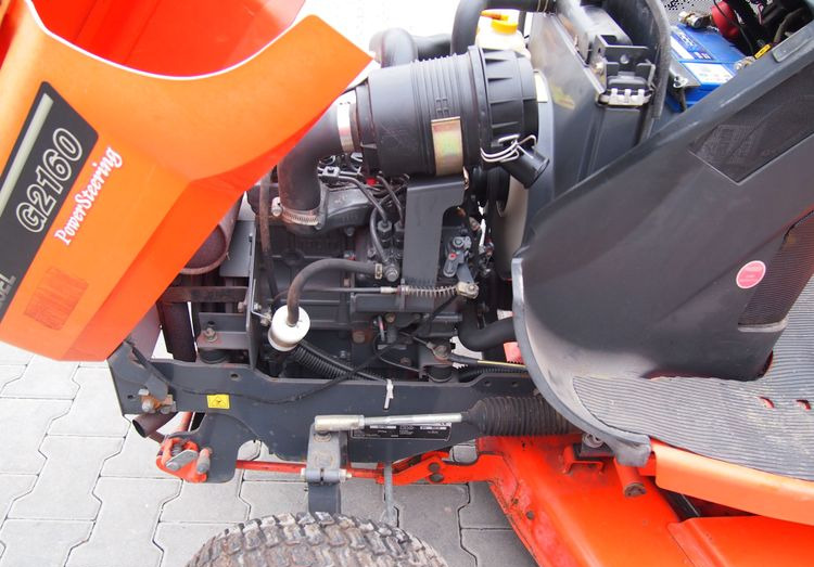 Sekačka na trávu Kosiarka traktorek Kubota G2160 diesel 2004 Kosiarka traktorek KUBOTA: obrázek 9