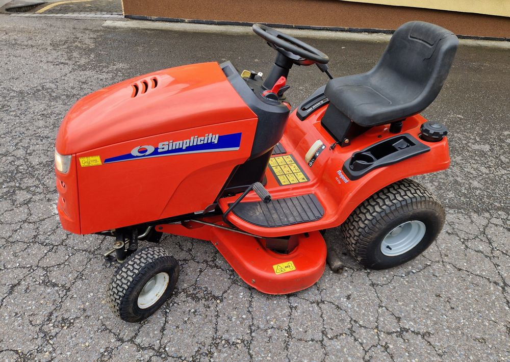 Kosiarka traktorek Simplicity Regent 18,5 Kosiarka Simplicity - Sekačka na trávu: obrázek 1 Kosiarka traktorek Simplicity Regent 18,5 Kosiarka Simplicity - Sekačka na trávu: obrázek 1