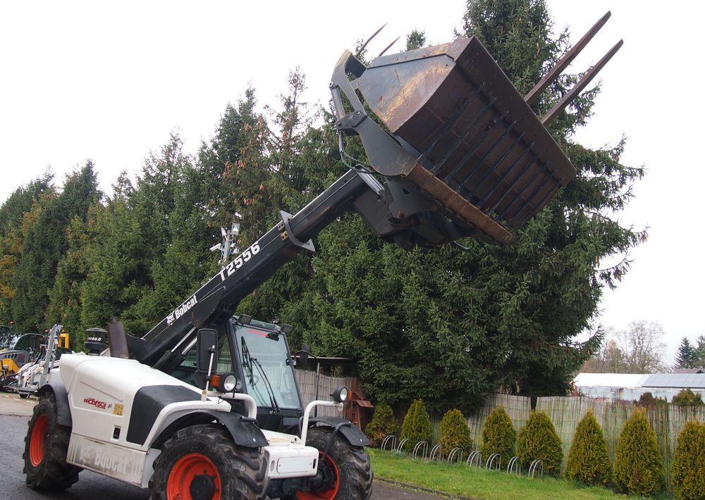 Ładowarka teleskopowa Bobcat T2556 2005 Ładowarka teleskopowa BOBCAT - Teleskopický manipulátor: obrázek 2 Ładowarka teleskopowa Bobcat T2556 2005 Ładowarka teleskopowa BOBCAT - Teleskopický manipulátor: obrázek 2