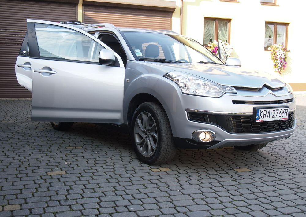 Samochód Citroen C-Crosser 2.2 HDI 2010 Samochód osobowy SUW 4x4 - Osobní auto: obrázek 3 Samochód Citroen C-Crosser 2.2 HDI 2010 Samochód osobowy SUW 4x4 - Osobní auto: obrázek 3