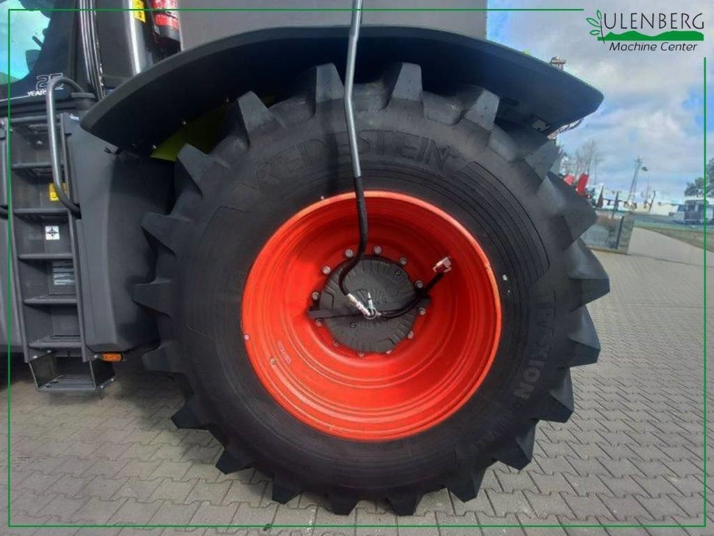 Claas XERION 5000 - Traktor: obrázek 4 Claas XERION 5000 - Traktor: obrázek 4