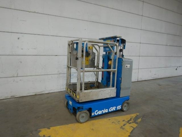 Genie GR15 - Vertikální sloupový výtah: obrázek 3 Genie GR15 - Vertikální sloupový výtah: obrázek 3