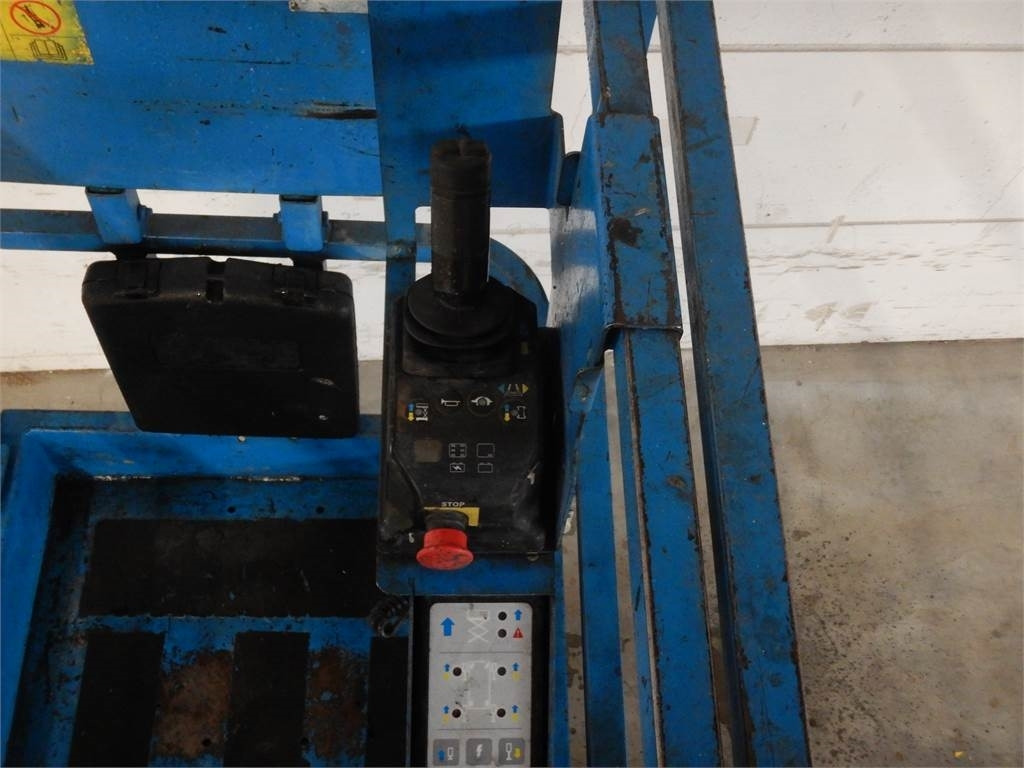 Genie GS3232 - Nůžková plošina: obrázek 5 Genie GS3232 - Nůžková plošina: obrázek 5