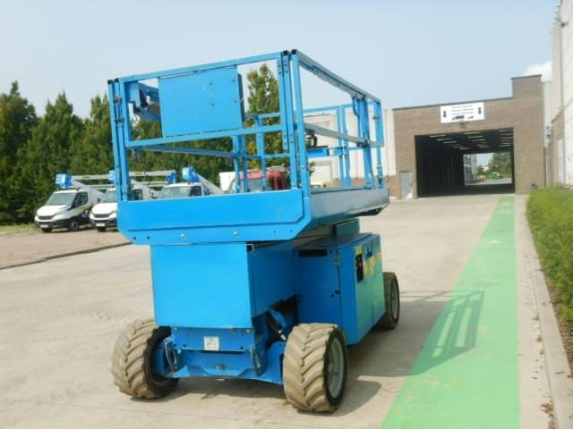 Genie GS3369DC - Nůžková plošina: obrázek 4 Genie GS3369DC - Nůžková plošina: obrázek 4