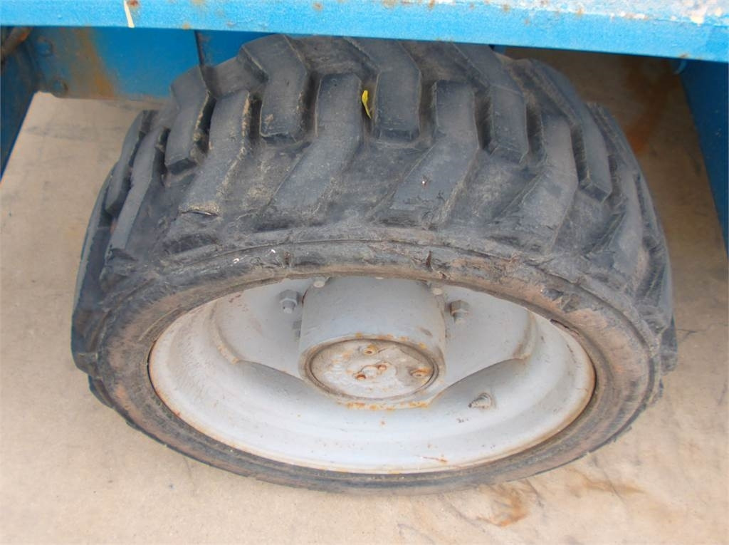 Nůžková plošina Genie GS4390RT: obrázek 14