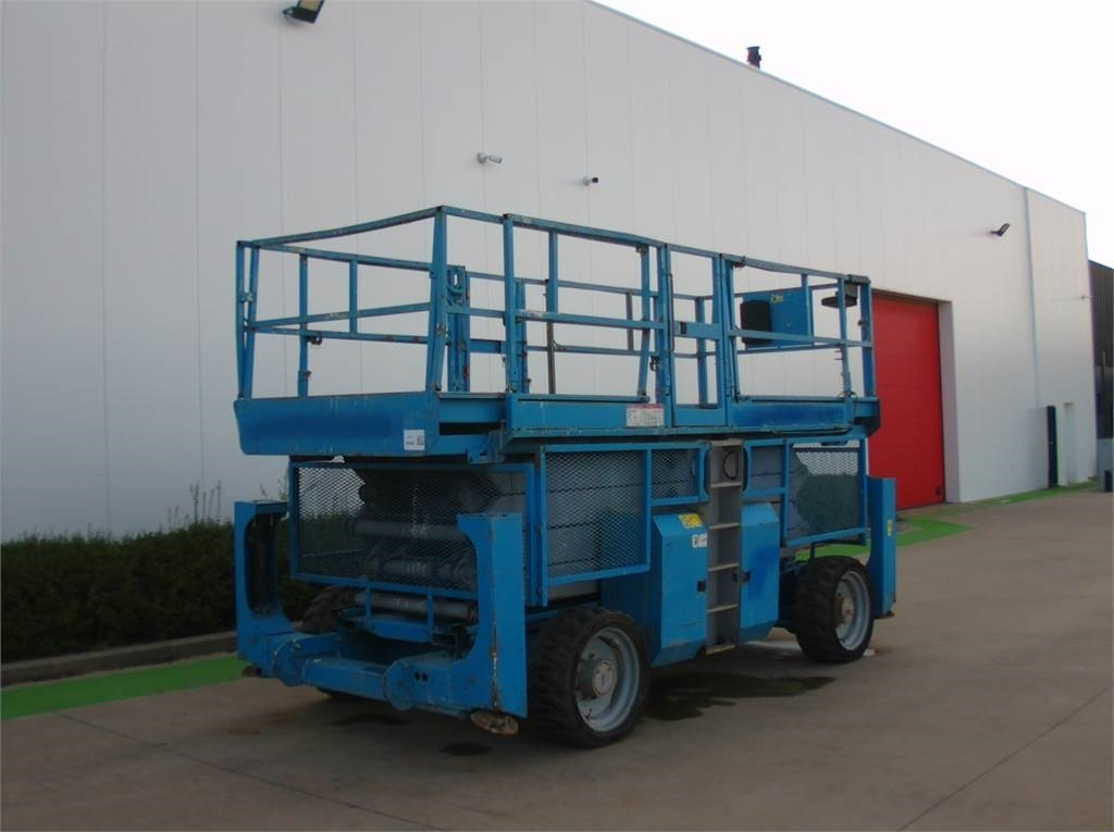 Genie GS4390RT  - Nůžková plošina: obrázek 2 Genie GS4390RT  - Nůžková plošina: obrázek 2