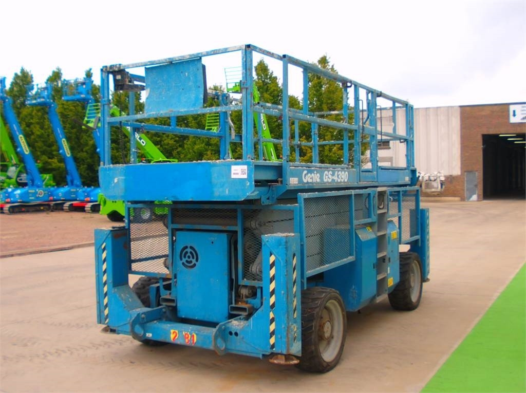 Genie GS4390RT - Nůžková plošina: obrázek 4 Genie GS4390RT - Nůžková plošina: obrázek 4