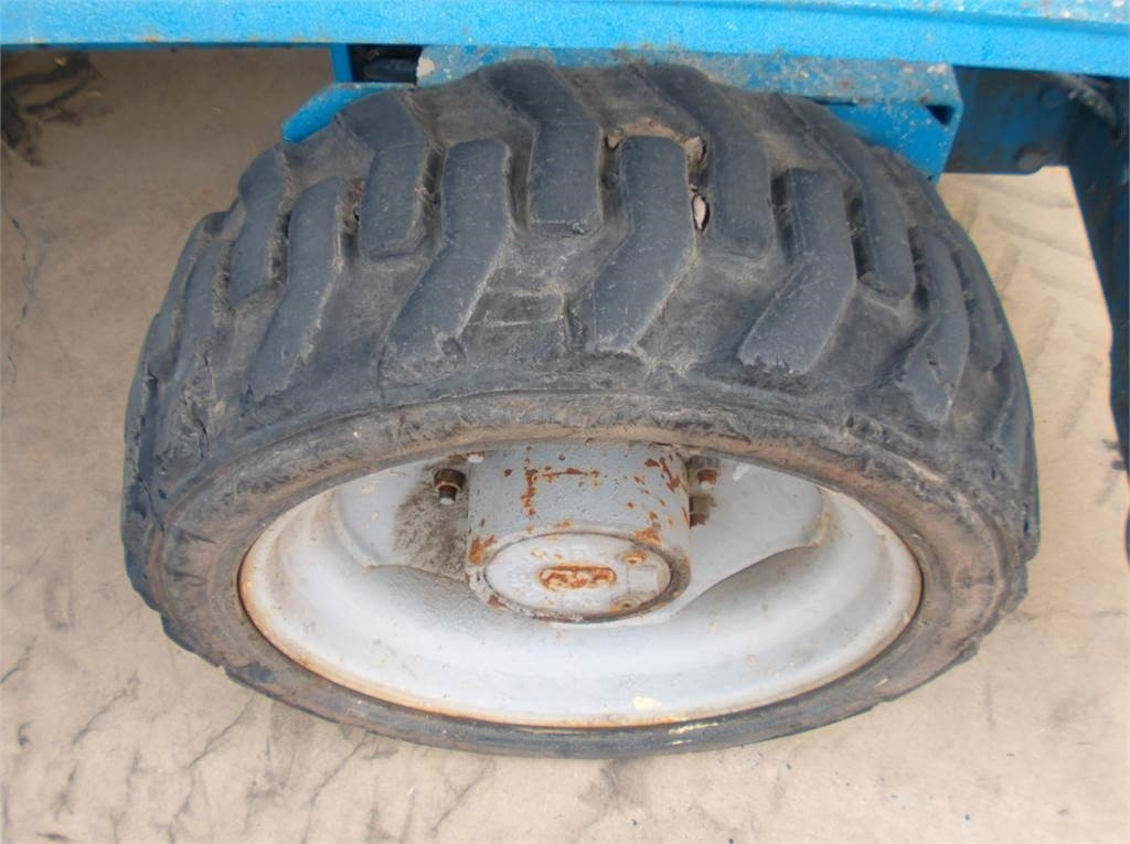 Nůžková plošina Genie GS4390RT: obrázek 15