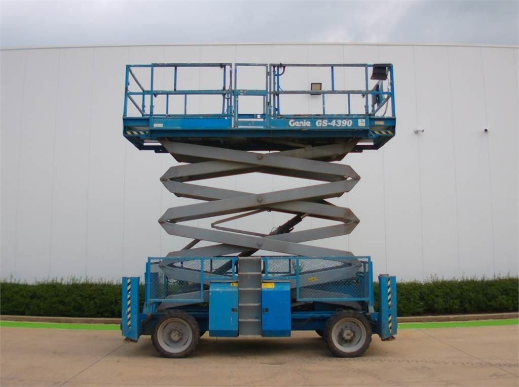 Nůžková plošina Genie GS4390RT: obrázek 6