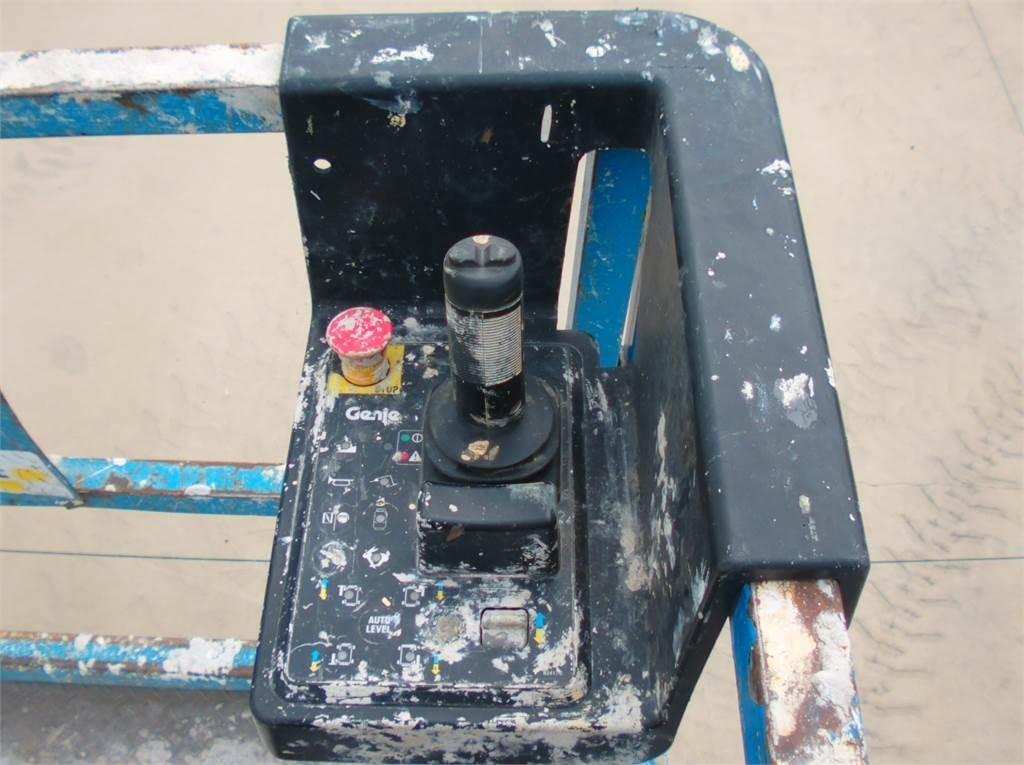 Nůžková plošina Genie GS4390RT: obrázek 9