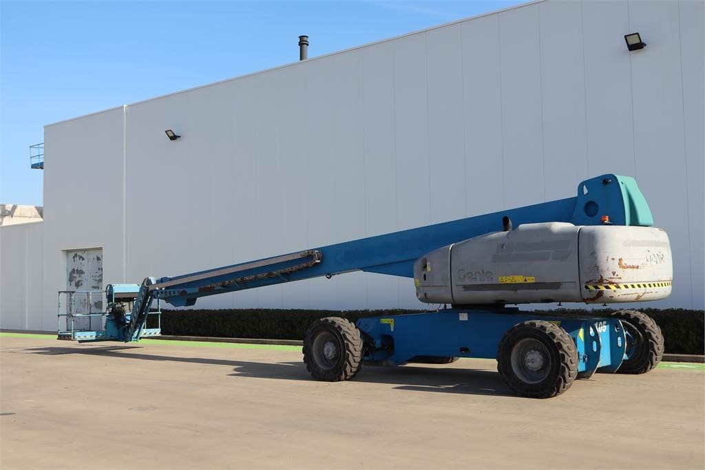 Genie S105 - Teleskopická plošina: obrázek 3 Genie S105 - Teleskopická plošina: obrázek 3