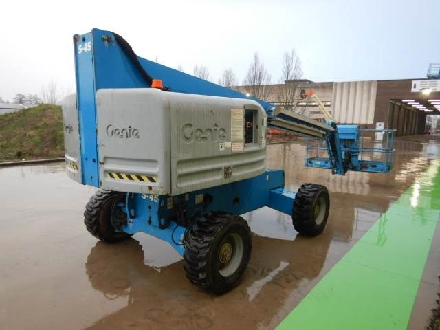 Genie S45 - Teleskopická plošina: obrázek 4 Genie S45 - Teleskopická plošina: obrázek 4