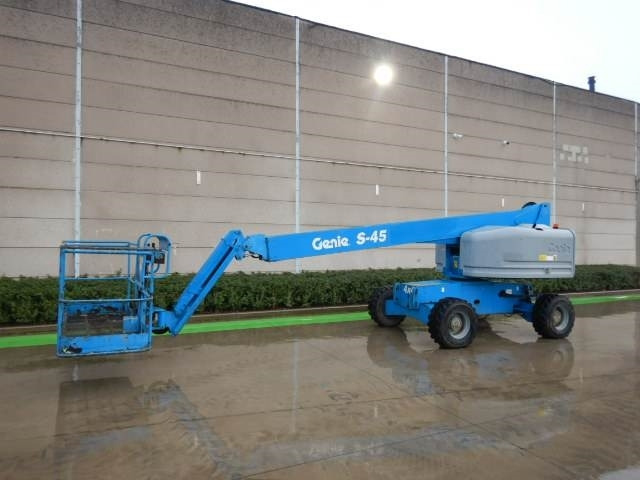 Genie S45 - Teleskopická plošina: obrázek 2 Genie S45 - Teleskopická plošina: obrázek 2