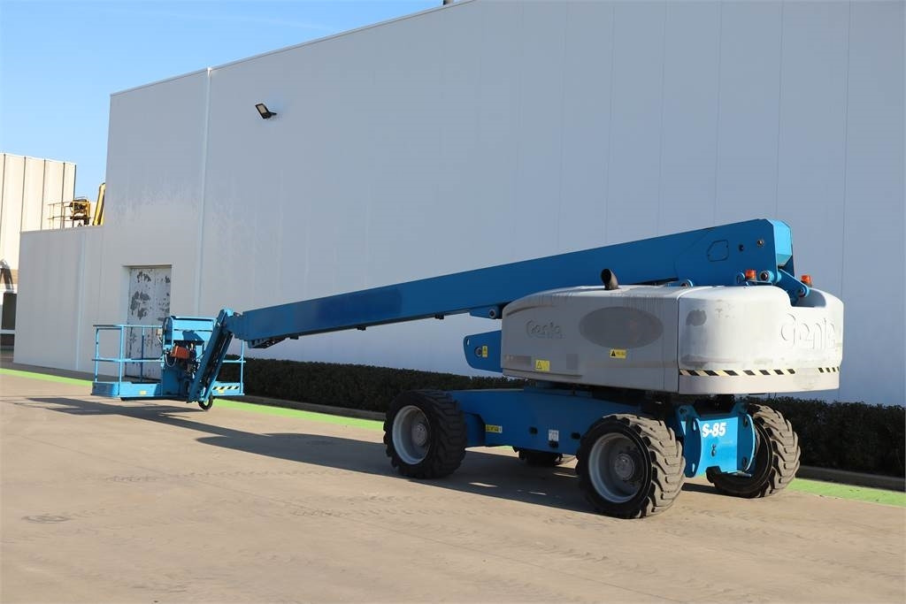 Genie S85 - Teleskopická plošina: obrázek 3 Genie S85 - Teleskopická plošina: obrázek 3