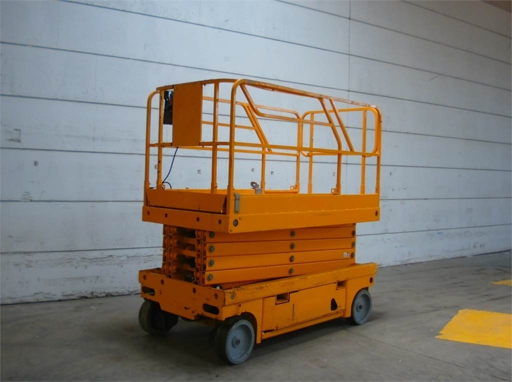 Haulotte Compact 12 - Nůžková plošina: obrázek 4 Haulotte Compact 12 - Nůžková plošina: obrázek 4