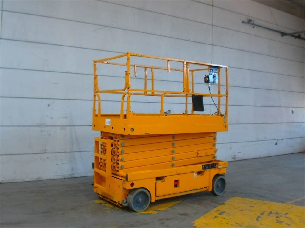 Haulotte Compact 14 - Nůžková plošina: obrázek 2 Haulotte Compact 14 - Nůžková plošina: obrázek 2