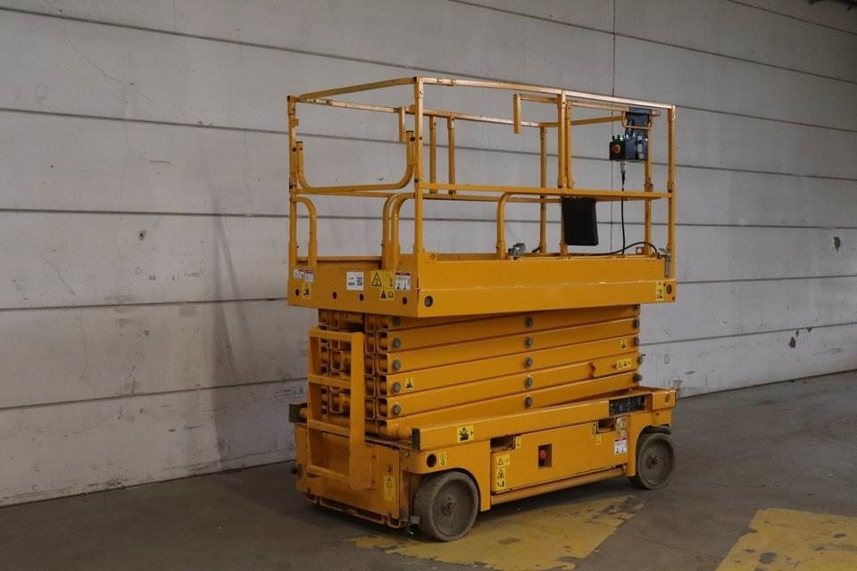 Haulotte Compact 14 - Nůžková plošina: obrázek 3 Haulotte Compact 14 - Nůžková plošina: obrázek 3