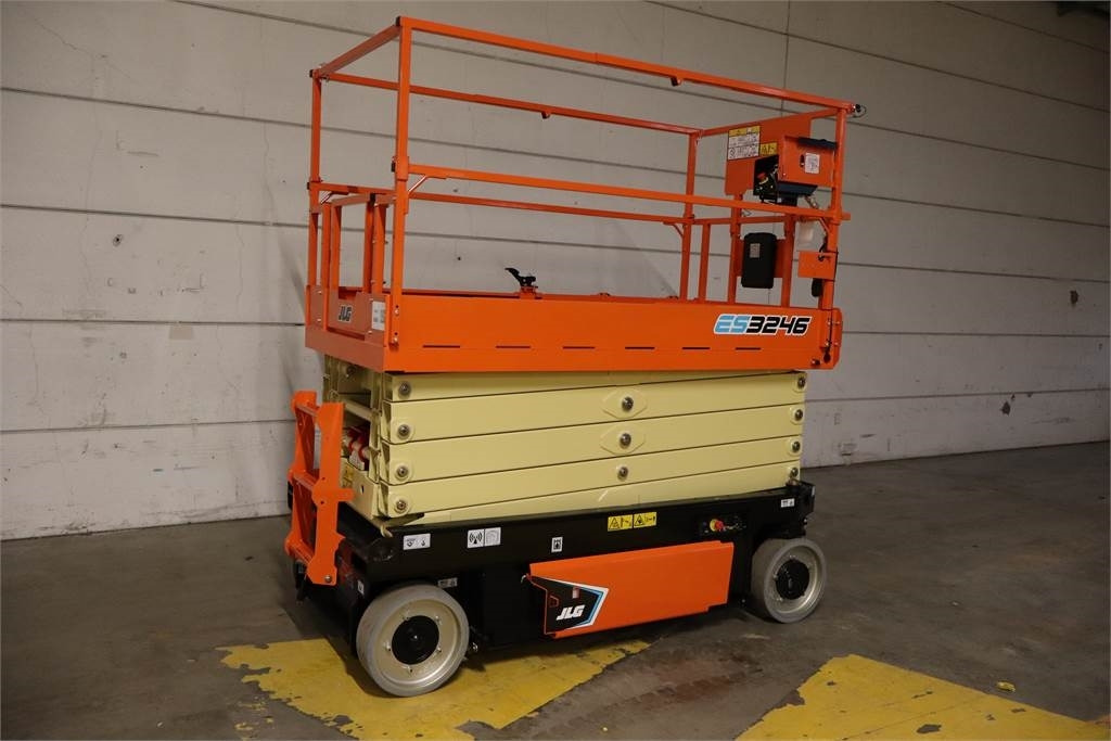 JLG 3246ES - Nůžková plošina: obrázek 2 JLG 3246ES - Nůžková plošina: obrázek 2