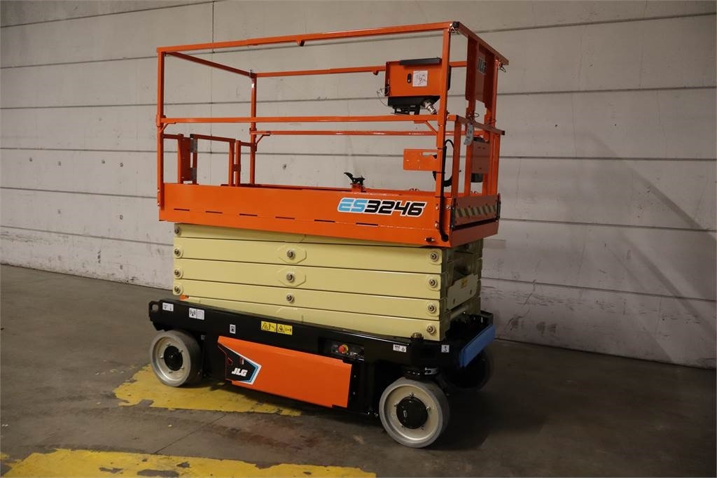 JLG 3246ES - Nůžková plošina: obrázek 3 JLG 3246ES - Nůžková plošina: obrázek 3