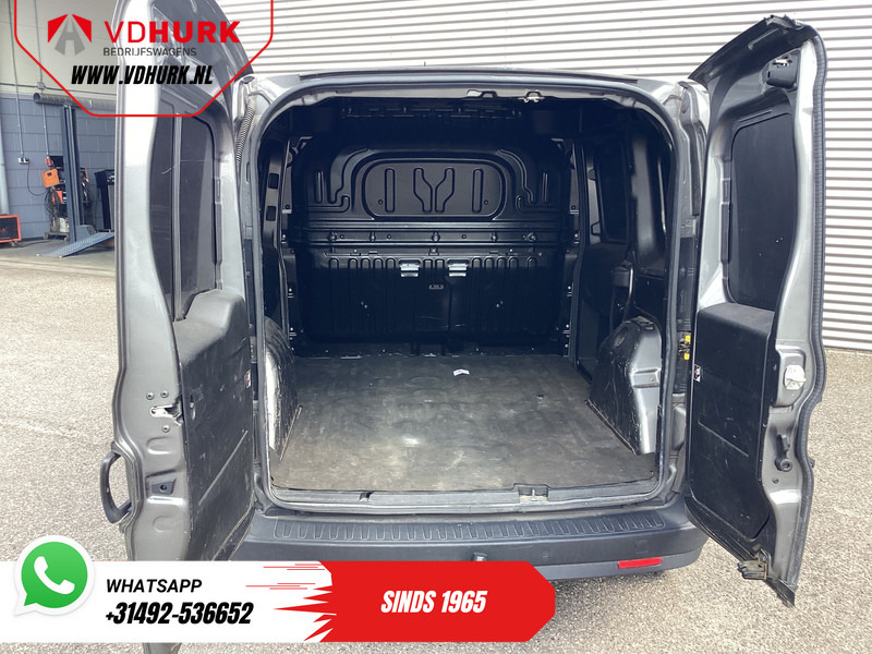 Fiat Dobló Cargo 1.6 MJ 105 pk 3Pers./ Airco/ Cruise/ Navi/ Trekhaak - Malá dodávka: obrázek 5 Fiat Dobló Cargo 1.6 MJ 105 pk 3Pers./ Airco/ Cruise/ Navi/ Trekhaak - Malá dodávka: obrázek 5