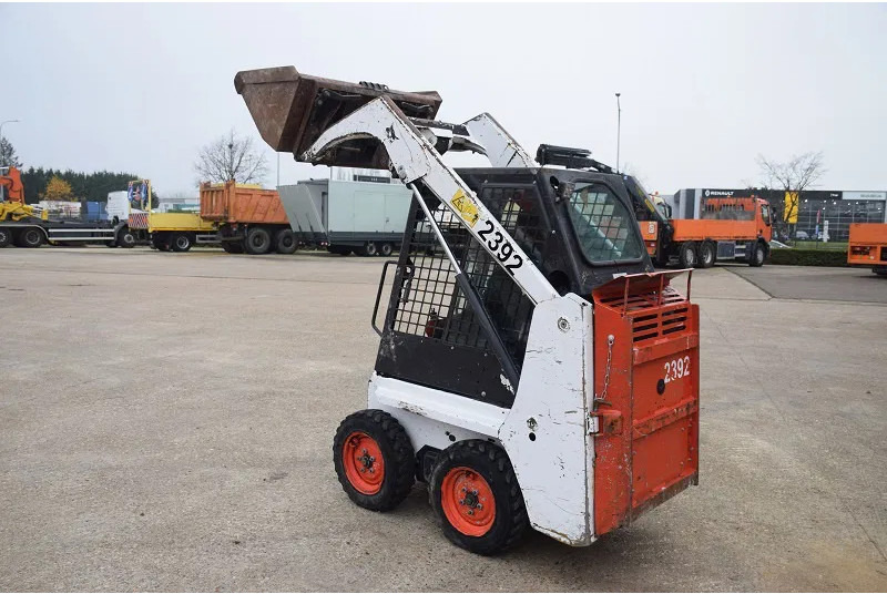Bobcat S70 - Smykový nakladač: obrázek 4 Bobcat S70 - Smykový nakladač: obrázek 4
