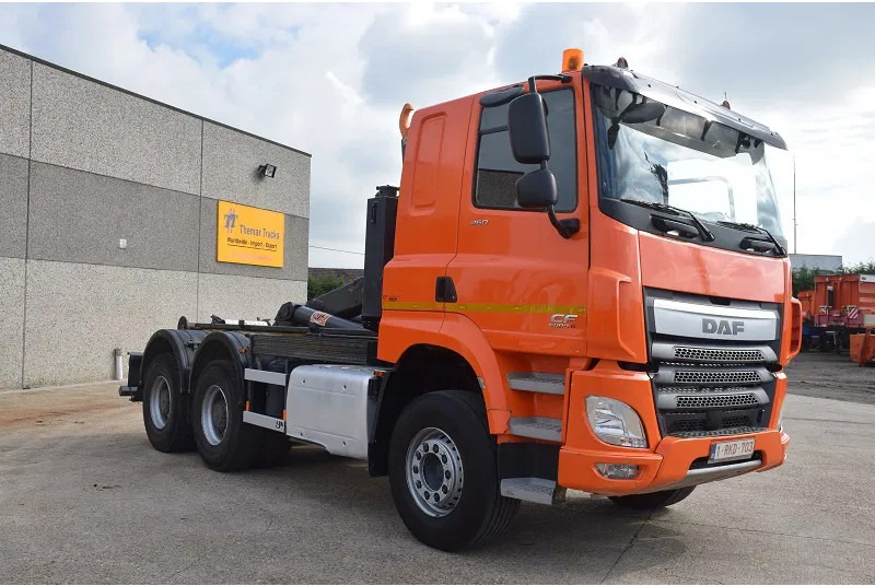 DAF CF 460 - Hákový nosič kontejnerů: obrázek 3 DAF CF 460 - Hákový nosič kontejnerů: obrázek 3