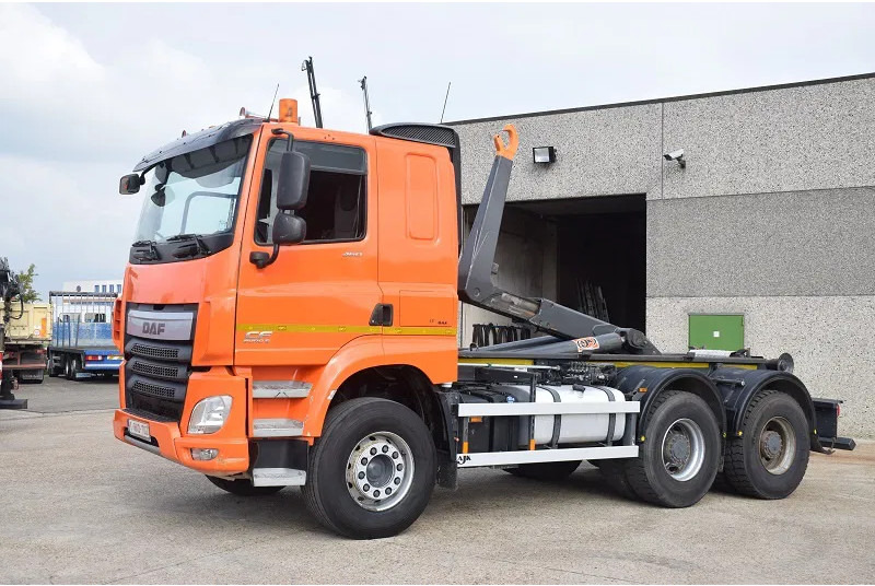 DAF CF 460 - Hákový nosič kontejnerů: obrázek 1 DAF CF 460 - Hákový nosič kontejnerů: obrázek 1