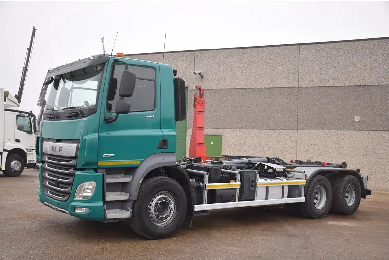 DAF CF 480 - Hákový nosič kontejnerů: obrázek 2 DAF CF 480 - Hákový nosič kontejnerů: obrázek 2