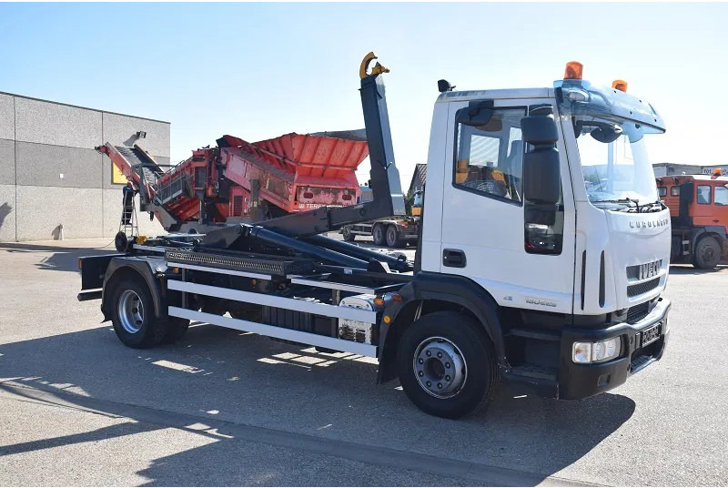 Iveco Iveco Eurocargo 160E25 - Hákový nosič kontejnerů: obrázek 5 Iveco Iveco Eurocargo 160E25 - Hákový nosič kontejnerů: obrázek 5