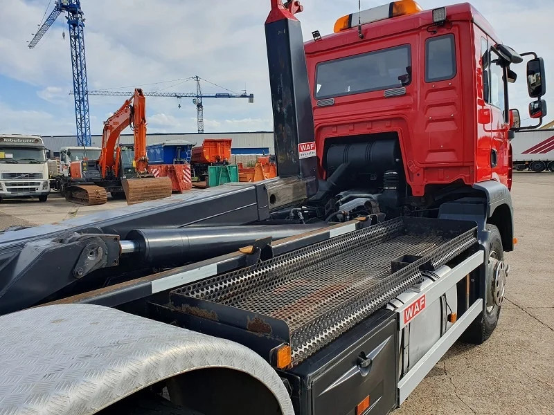 MAN TGA 28.390 - Hákový nosič kontejnerů: obrázek 5 MAN TGA 28.390 - Hákový nosič kontejnerů: obrázek 5