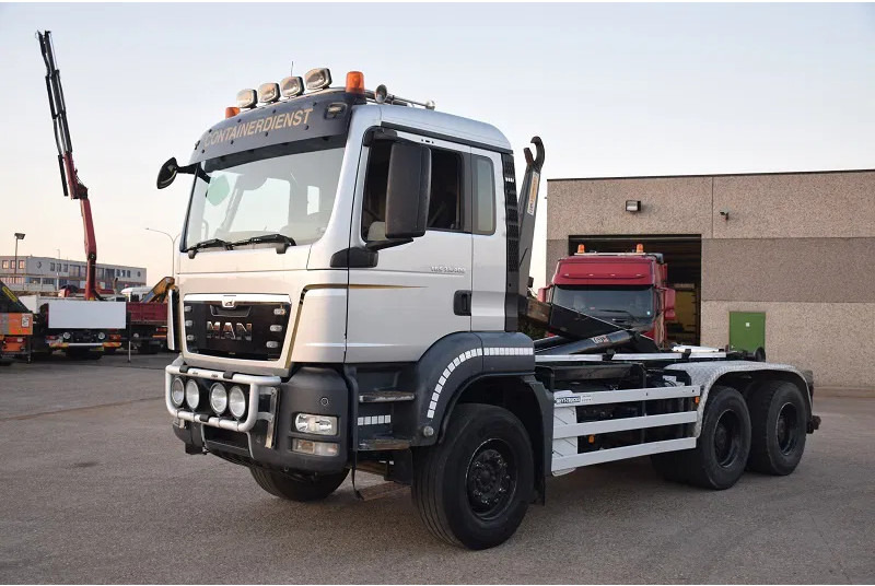 MAN TGS 33.400 - Hákový nosič kontejnerů: obrázek 1 MAN TGS 33.400 - Hákový nosič kontejnerů: obrázek 1