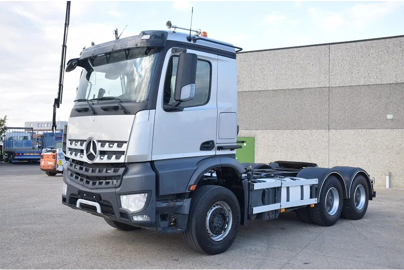 Mercedes-Benz Arocs 3345 - Tahač: obrázek 1 Mercedes-Benz Arocs 3345 - Tahač: obrázek 1