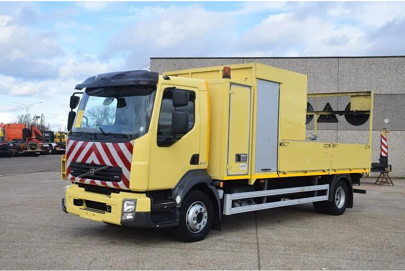Volvo FL 250 - Nákladní automobil valníkový/ Plošinový: obrázek 1 Volvo FL 250 - Nákladní automobil valníkový/ Plošinový: obrázek 1
