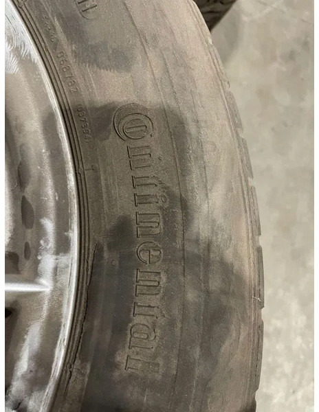 Continental Continental banden met velgen 235/65 R17 - Pneumatiky a ráfky pro Osobní auto: obrázek 3 Continental Continental banden met velgen 235/65 R17 - Pneumatiky a ráfky pro Osobní auto: obrázek 3