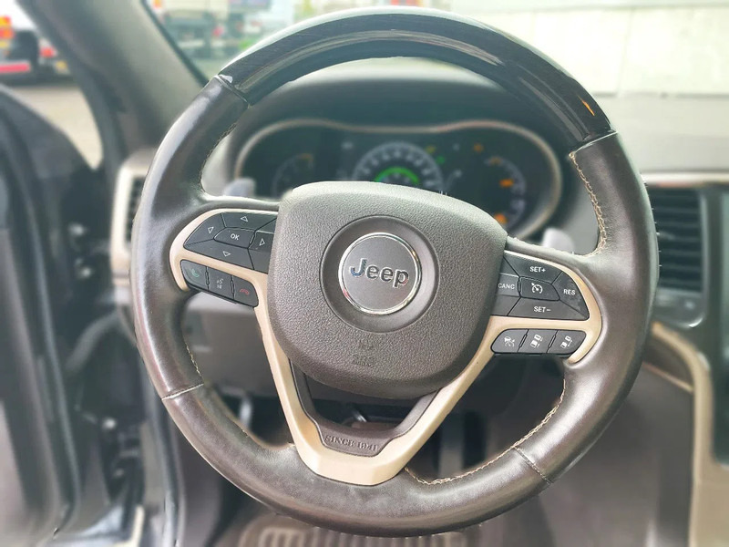Jeep Grand Cherokee Jeep Grand Cherokee *Export*AHK 2,9t*zetelverw. voor-achter*elektr. zetels*adaptive cruise control - SUV: obrázek 5 Jeep Grand Cherokee Jeep Grand Cherokee *Export*AHK 2,9t*zetelverw. voor-achter*elektr. zetels*adaptive cruise control - SUV: obrázek 5
