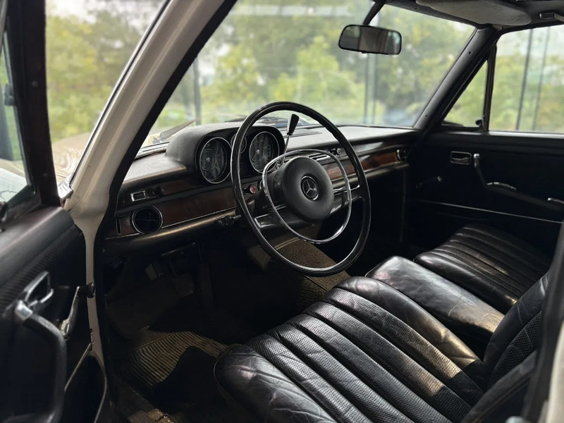 Mercedes-Benz 280SE *OldTimer*Automaat*LerenZetels*Schuifdak* - Osobní auto: obrázek 2 Mercedes-Benz 280SE *OldTimer*Automaat*LerenZetels*Schuifdak* - Osobní auto: obrázek 2