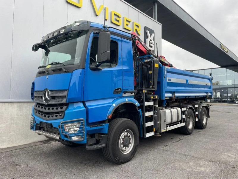 Mercedes-Benz Arocs 3342 *6x6*meegestuurd as*2zijdige kipper*Airco*Bluetooth - Sklápěč, Auto s hydraulickou rukou: obrázek 1 Mercedes-Benz Arocs 3342 *6x6*meegestuurd as*2zijdige kipper*Airco*Bluetooth - Sklápěč, Auto s hydraulickou rukou: obrázek 1