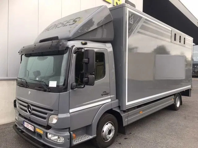 Mercedes-Benz Atego 1018 *Cruise control*Airco*Achteruitrijcamera*elektrische ruiten - Auto na přepravu koní: obrázek 1 Mercedes-Benz Atego 1018 *Cruise control*Airco*Achteruitrijcamera*elektrische ruiten - Auto na přepravu koní: obrázek 1