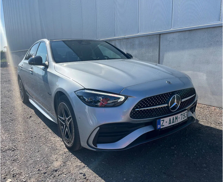 Mercedes-Benz C-Klasse C300e Sedan*AMG PAKKET*NIGHT PAKKET*HEADUPDISPL*360°CAM* - Sedan: obrázek 4 Mercedes-Benz C-Klasse C300e Sedan*AMG PAKKET*NIGHT PAKKET*HEADUPDISPL*360°CAM* - Sedan: obrázek 4