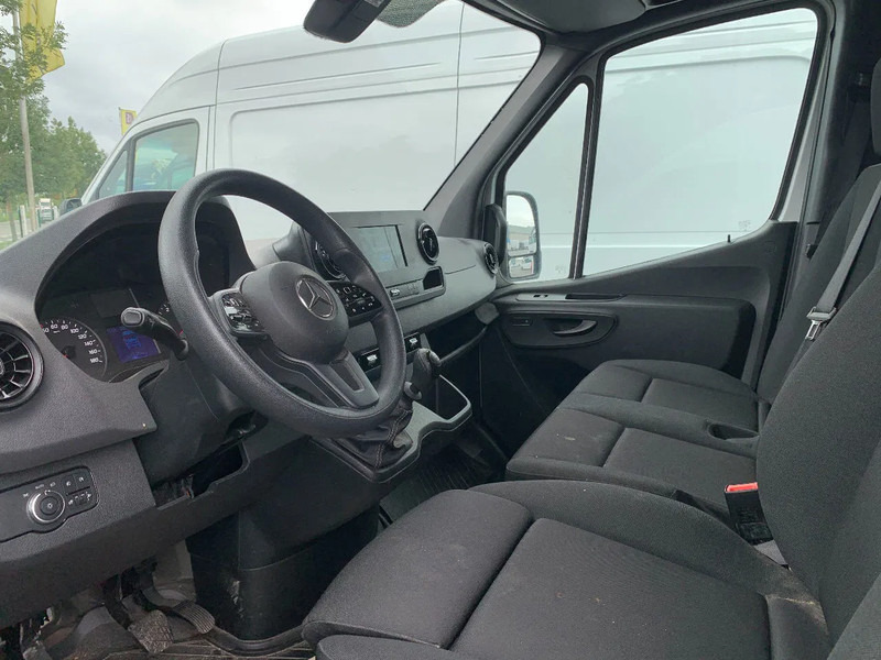 Mercedes-Benz Sprinter 317 CDI*L2H2*360°CAMERA*TEMPOMAT*NAVIGATIE*STOELVERWARMING* - Furgon: obrázek 3 Mercedes-Benz Sprinter 317 CDI*L2H2*360°CAMERA*TEMPOMAT*NAVIGATIE*STOELVERWARMING* - Furgon: obrázek 3