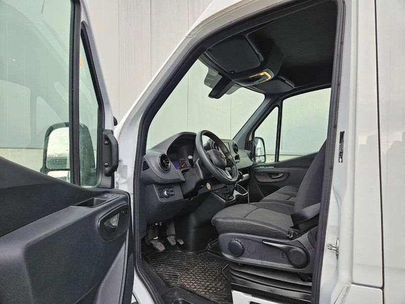 Mercedes-Benz Sprinter 317 L2H2*Achteruitrijcamera*360°camera*Zetelverwarming* - Furgon: obrázek 3 Mercedes-Benz Sprinter 317 L2H2*Achteruitrijcamera*360°camera*Zetelverwarming* - Furgon: obrázek 3