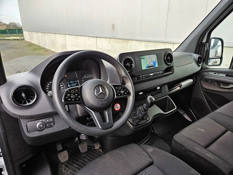 Mercedes-Benz Sprinter 317 L2H2*Achteruitrijcamera*360°camera*Zetelverwarming* - Furgon: obrázek 4 Mercedes-Benz Sprinter 317 L2H2*Achteruitrijcamera*360°camera*Zetelverwarming* - Furgon: obrázek 4