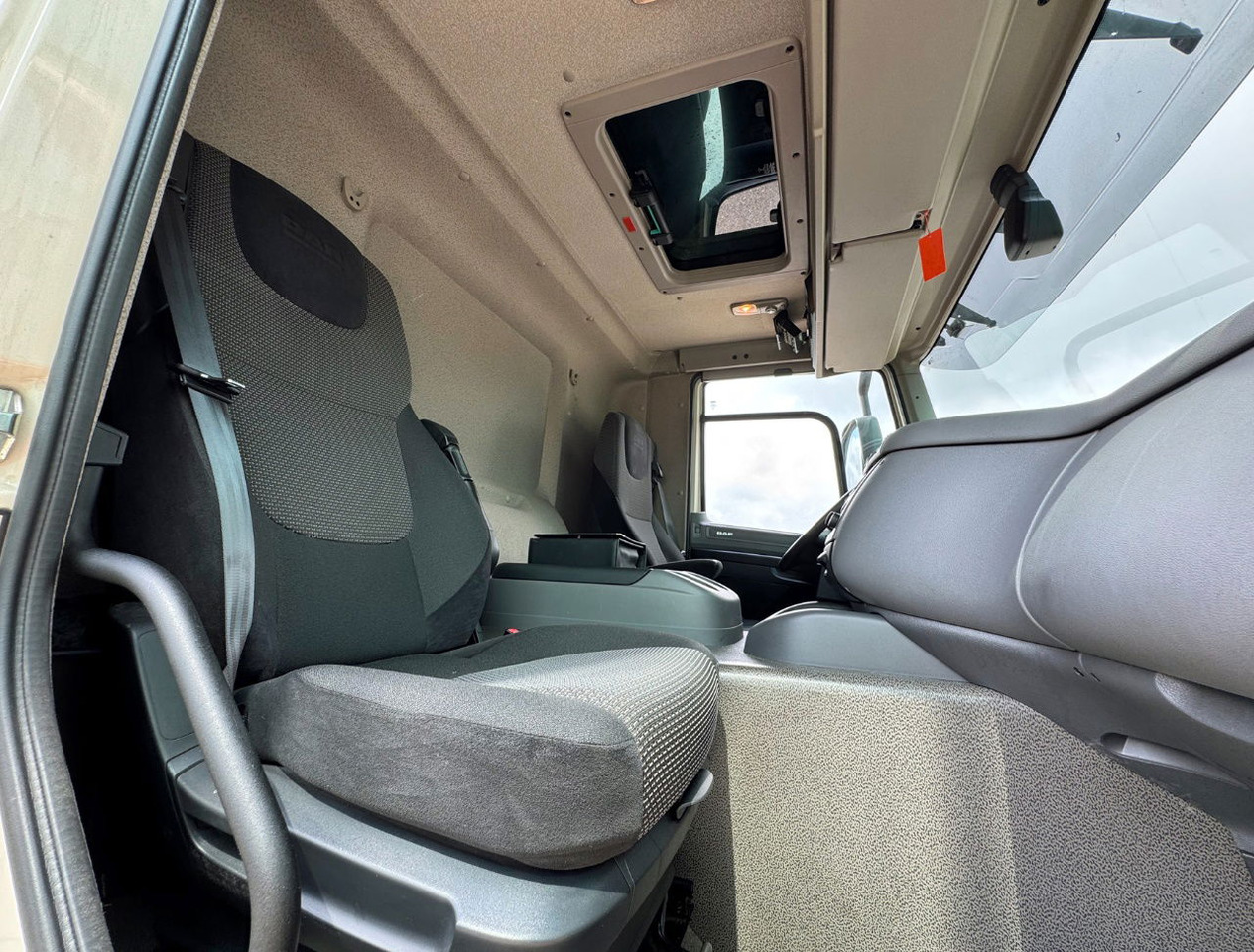 Chladírenský nákladní automobil DAF CF 290: obrázek 10