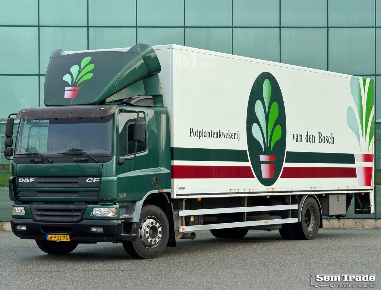 DAF CF 65.250 Euro 3 Manual Gearbox Lamboo Isolated BOX + Heater 970x250x270 CM Inside Tail Lift Holland-Truck - Skříňový nákladní auto: obrázek 1 DAF CF 65.250 Euro 3 Manual Gearbox Lamboo Isolated BOX + Heater 970x250x270 CM Inside Tail Lift Holland-Truck - Skříňový nákladní auto: obrázek 1