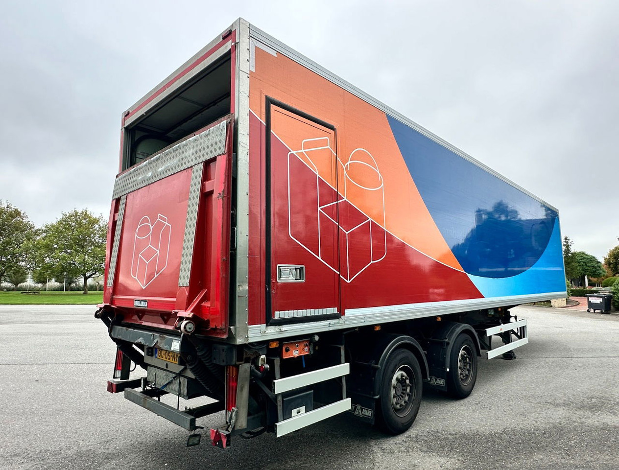 Diversen City Trailer Carrier Vector 1850 MT TRI-Temp Tail Lift Side Door Steering Axle 2 Pieces Available - Chladírenský návěs: obrázek 5 Diversen City Trailer Carrier Vector 1850 MT TRI-Temp Tail Lift Side Door Steering Axle 2 Pieces Available - Chladírenský návěs: obrázek 5