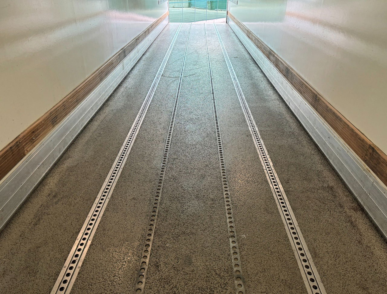 Skříňový návěs FAG 2 AS Burgers BAK Geisoleerd Gegalvaniseerd Chassis ZO Goed ALS Nieuw Direct Leverbaar 1325 x 244 x 267 CM Inwendig: obrázek 12